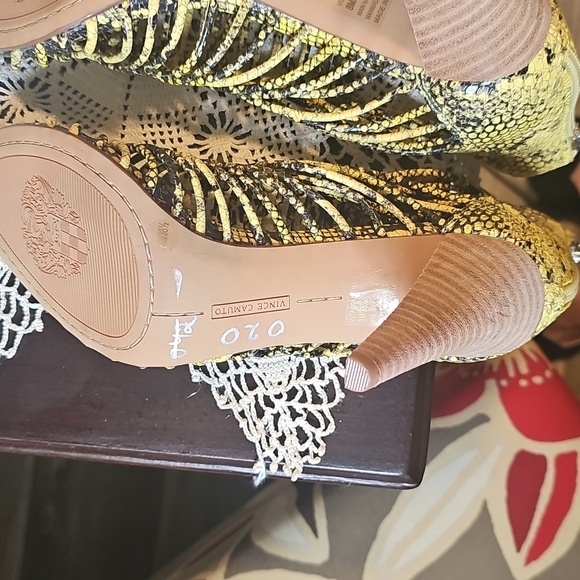 Vince Camuto Yellow and Black Women's Snakeskin Heels - Picture 7 of 12